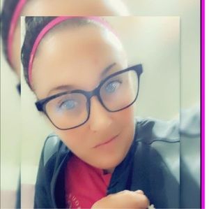 Meet your Posher, Whitney